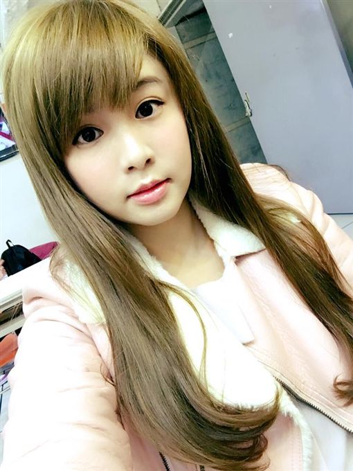 小小瑜,張芯瑜,PS4,人中之龍,遊戲,宅女(小小瑜臉書)