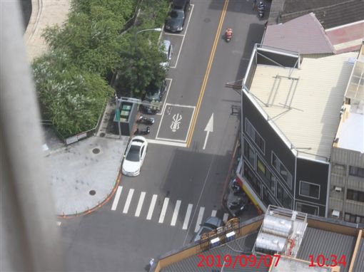 檢舉魔人30樓大砲拍車牌 網看傻眼(圖/翻攝自路安專案臉書)