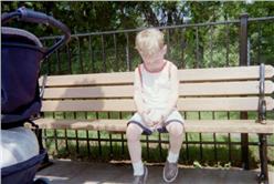 「宇宙的精靈，萬物的靈長」，說的是人類。 但現實中，人性的弱點也不少：貪婪、恐懼、嫉妒、懶惰、好色、貪慕虛榮、難抵誘惑、害怕孤獨、熱愛免費、重視等級、迷信專家、崇拜名人、喜隨波逐流……關於人性的一切弱點，正在被消費社會利用與行銷。