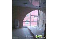 學校圖書館的廁所太開放了引發熱議