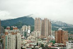 珊)首長擁房產(41)