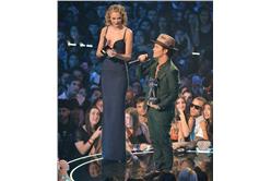 布魯諾矮一截  翻攝網路