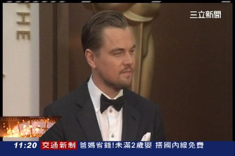 奧斯卡紅毯 珍妮佛勞倫斯慘跌跤