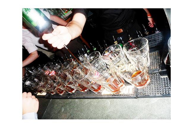 好有精神？能量飲料混酒喝恐猝死！
