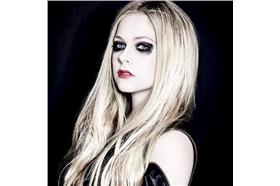 人妻艾薇兒四度來台！週日搖滾開唱