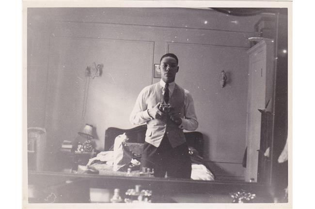 自拍族請敬禮！60年前自拍照在這裡