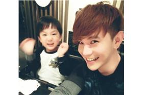 陸最帥父子沈晨暉和兒Oscar