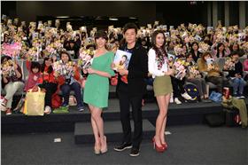 回到愛以前簽名會