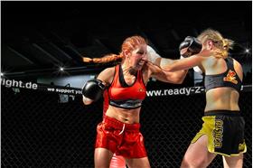 Fighting Ladys（Flickr：MGEARTWORKS）