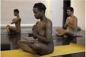 裸體瑜珈_卡卡洛普