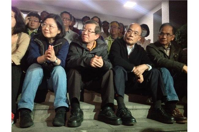 太陽花遍地開花！民進黨為何噤聲？
