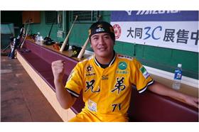 棒球選手曹錦輝（圖／翻攝自逆風少年大步走FamilyCSR部落格）