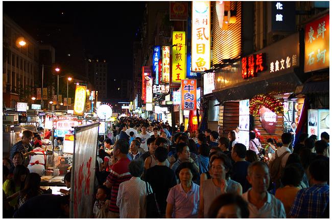 台灣美食躍法航月刊　讚寧夏夜市最棒