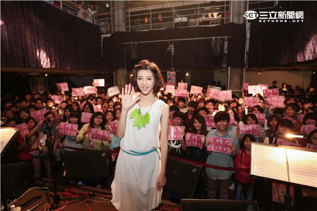 師兄宥勝相挺！陳詩妤發表會飄少女心