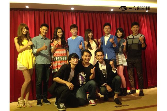 川恩戀再現！李國毅、任容萱喝交杯酒