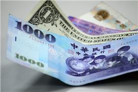 新台幣。（圖／黃郁棋）