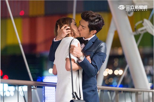 炎亞綸強吻李毓芬　又吮又啃害她嘴腫