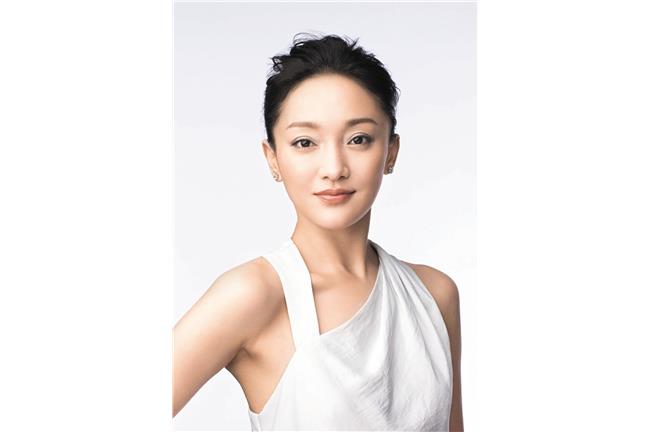 翻跟斗給你看！周迅搞笑否認懷孕傳聞