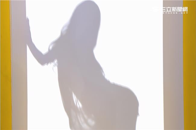 女星大秀絕對領域　讓男人看了心癢癢