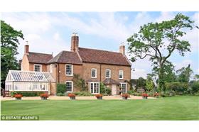 售屋前適度的整頓房子室內外，可以提昇待售屋的價值，讓賣相更好。房屋.房子.買房（截取自Daily Mail）