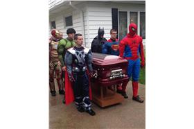 超級英雄告別式