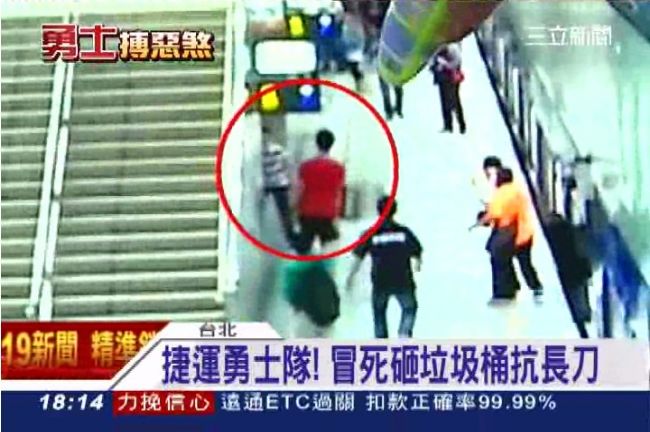 冒死砸垃圾桶　英雄勇伯、雨傘哥曝光