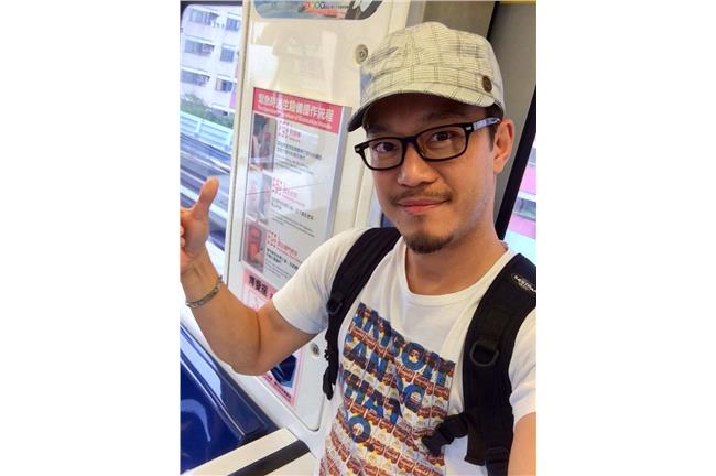 「讓社會更正面」劉軒搭捷運力挺　