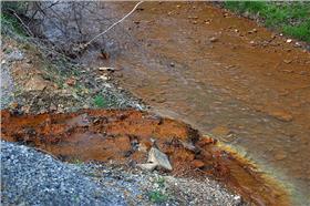 水污染-flickr-iLoveMountains.org