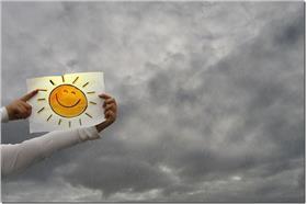 陰天.太陽.笑臉.困境.職場（圖片來源：http://zululandobserver.co.za/wp-content/uploads/sites/56/2014/03/sun_and_rain_by_emolawn1-1024x683.jpg）