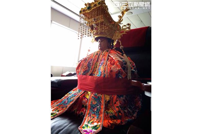 兩岸媽祖萬眾齊拜　首度出國前進湄洲
