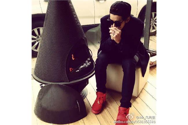 糾紛落幕？Kris現身布拉格拍電影