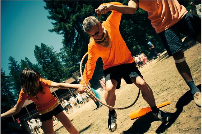 花萬元戒手機！低頭族湧入「關機營」