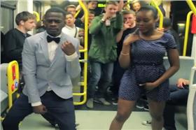 非洲(Photo Credit：YouTube)