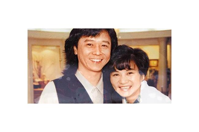 彭國華獲特別貢獻獎　張小燕哽咽領獎