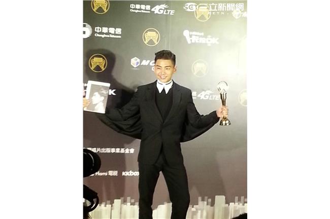 穿紅內褲有效啦！　孔令奇順利奪獎