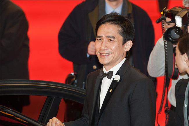 老婆咧？偉仔生日連跑3攤不見劉嘉玲