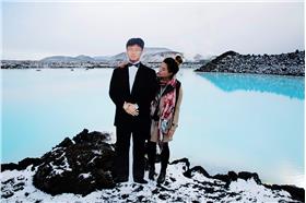 攝影師與紙父親／來源：金娜網站