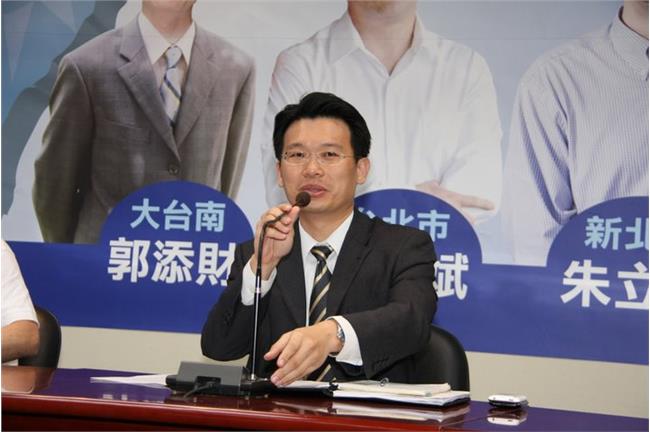 蘇俊賓空降基隆　朱立倫卡關選連任