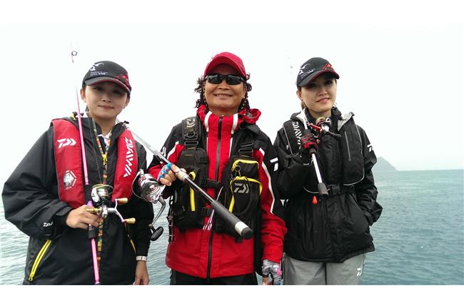 釣魚女孩撐起半邊天　沈文程甘拜下風