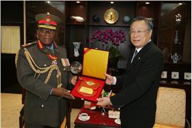 出訪,嚴明,國防部長,特使團,非洲,史瓦濟蘭,布吉納法索,監聽,冠明手機（圖／駐史瓦濟蘭大使館）