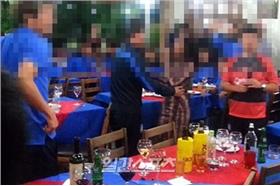 輸球找酒女！南韓足球隊尋歡影片曝光（翻攝JTBC NEWS）