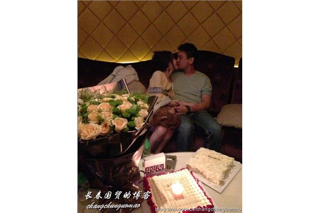 熱戀ing？朱孝天甜蜜熱吻照流出