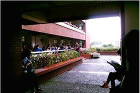 國立臺灣師範大／臉書（https://www.facebook.com/photo.php?fbid=516880868348860&set=pb.155192654517685.-2207520000.1405994559.&type=3&theater）