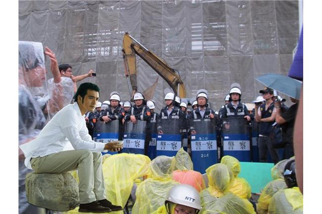 笑翻！「自己國家金城武救」究竟是…