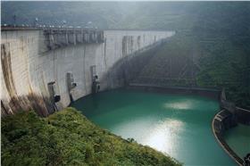 翡翠水庫／wiki（http://zh.wikipedia.org/wiki/%E7%BF%A1%E7%BF%A0%E6%B0%B4%E5%BA%AB#mediaviewer/File:FeiCueiReservoir.jpg）