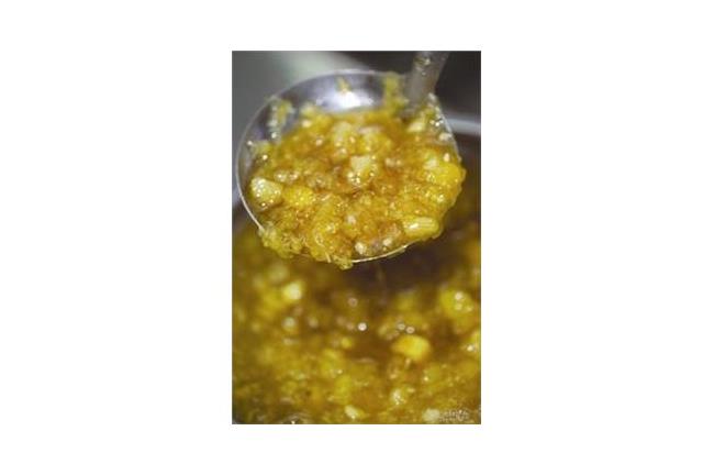 新竹城隍廟不可不吃的祕製鳳梨冰！