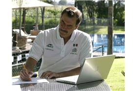 名家_煎蛋_有錢人上網都在幹嘛？