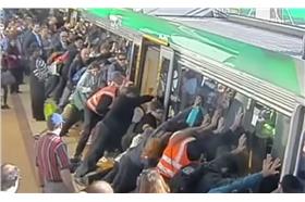 地鐵卡住腳_來源:https://www.youtube.com/watch?v=nZx4MichXXE  