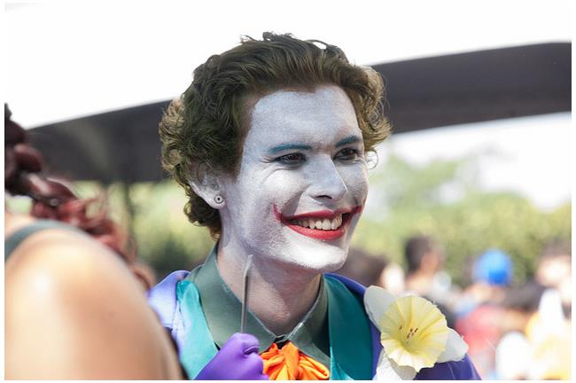 淡淡的哀傷　為何搞笑的人會自殺？