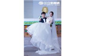 愛上兩個我結婚